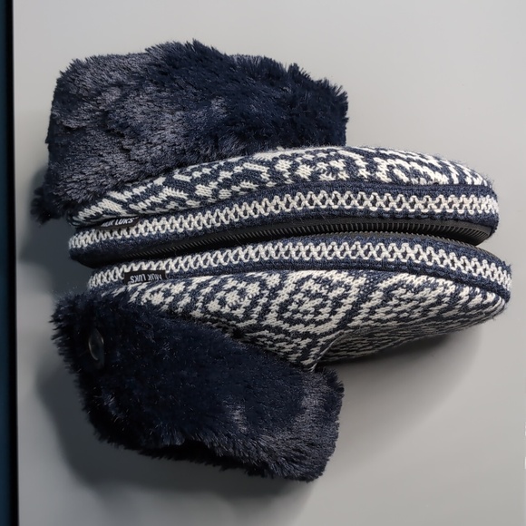 Muk Luks Melinda Womens Dark Sapphire Blue Bootie Slippers. NWOT - Picture 7 of 16